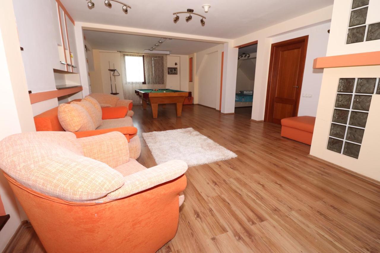 Casa Din Deal Σίμπιου Εξωτερικό φωτογραφία