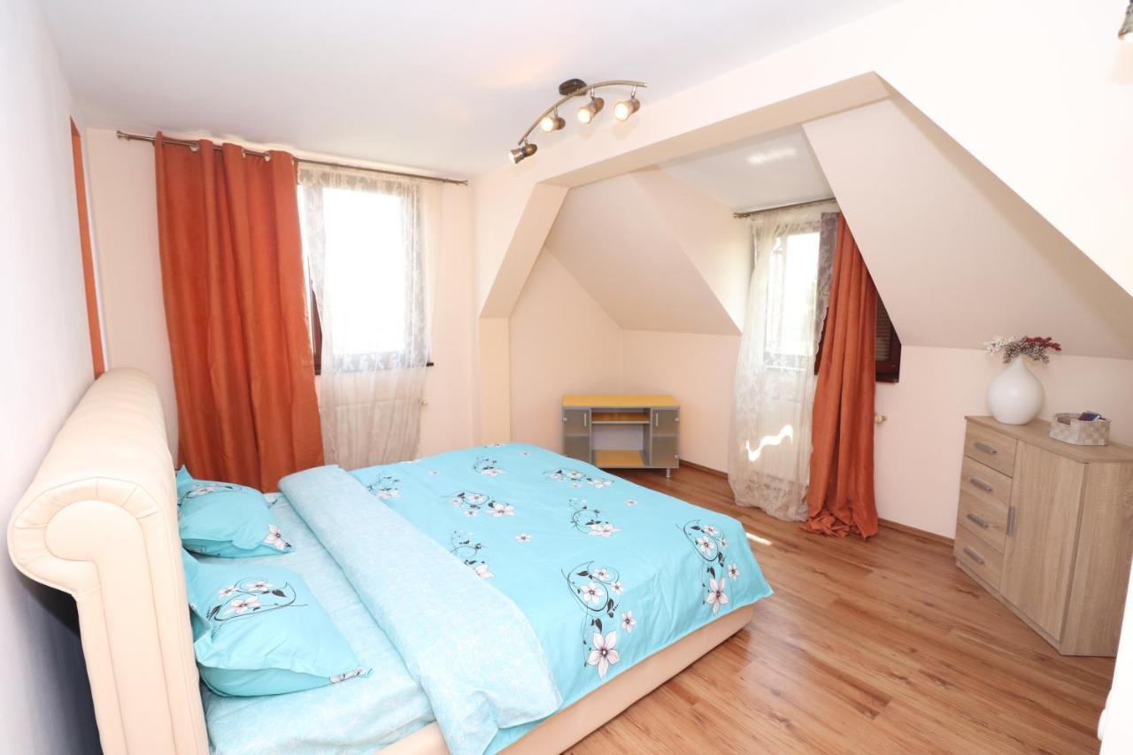 Casa Din Deal Σίμπιου Εξωτερικό φωτογραφία